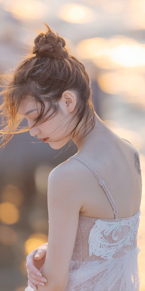 沙漠风暴席卷艺术之都，巴尔韦德一锤定音，卡塔尔新贵击溃佛罗伦萨