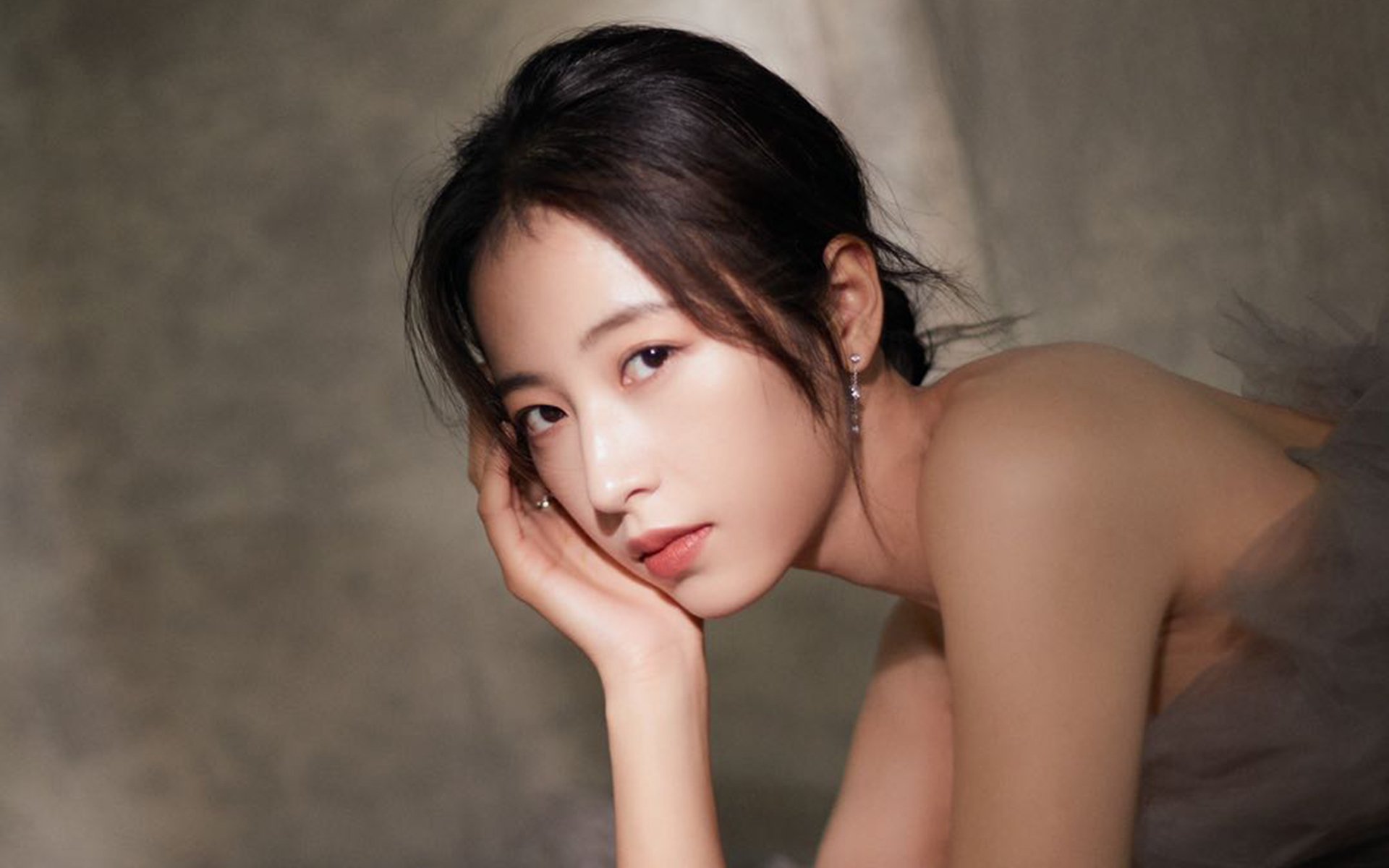 开云体育中国-终场哨为谁而鸣？金玟哉的双线征服